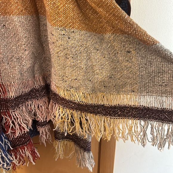 Nomad Morgan Carper Color Block Fringe Wool Cape Poncho Size Medium Large - Picture 14 of 15